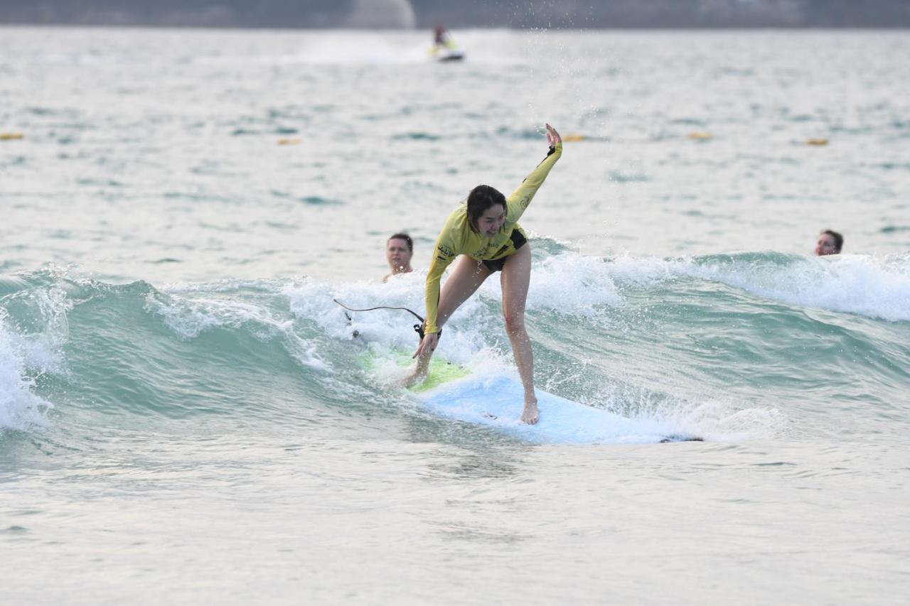 Baan Andaman Sea Surf Hotell Patong Exteriör bild