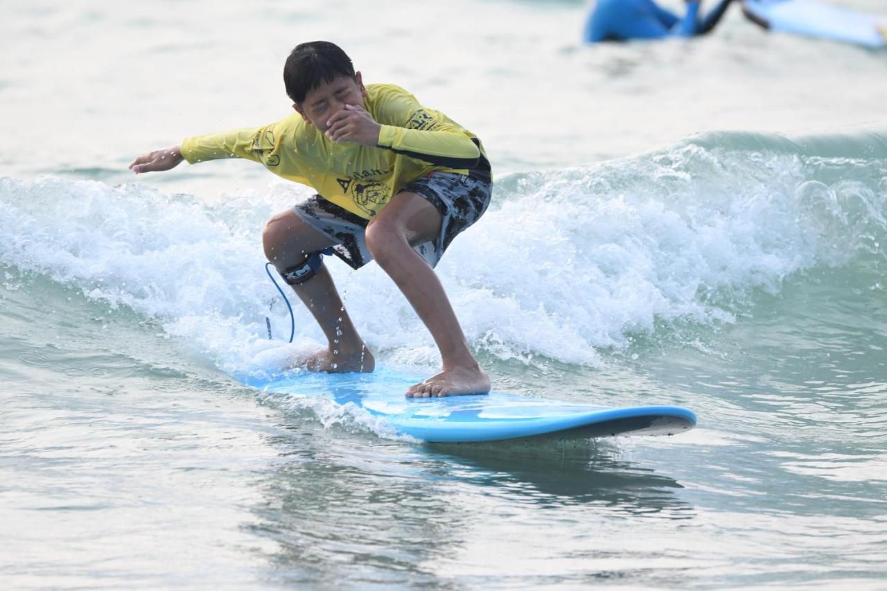 Baan Andaman Sea Surf Hotell Patong Exteriör bild