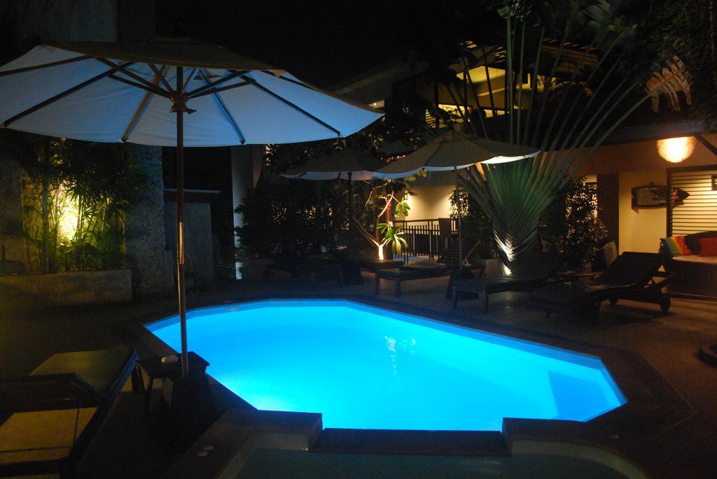 Baan Andaman Sea Surf Hotell Patong Exteriör bild