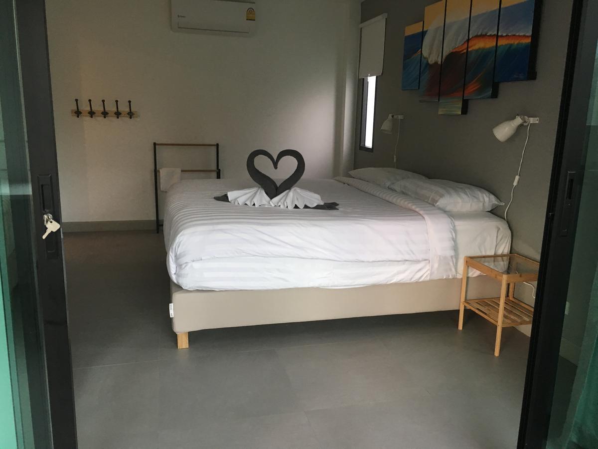 Baan Andaman Sea Surf Hotell Patong Exteriör bild