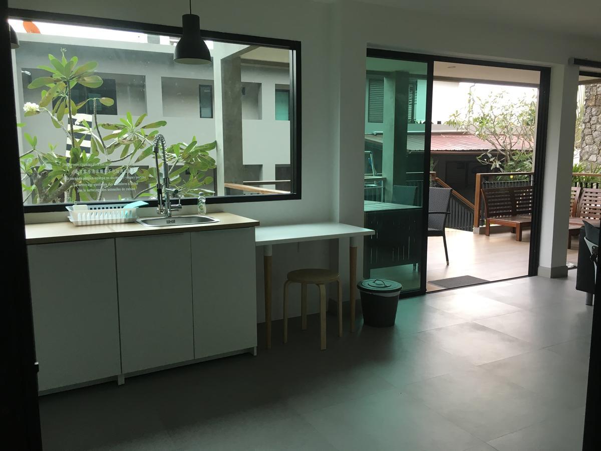 Baan Andaman Sea Surf Hotell Patong Exteriör bild